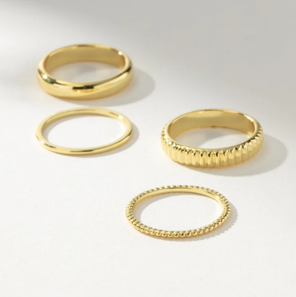 Uncommon James Gold Stacked Rings Set, Size 7 - Picture 3 of 4